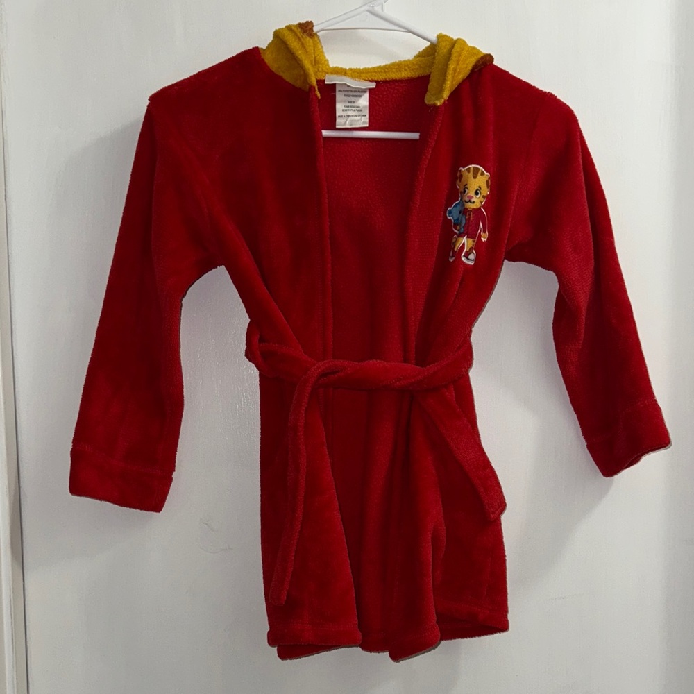 Daniel Tiger robe